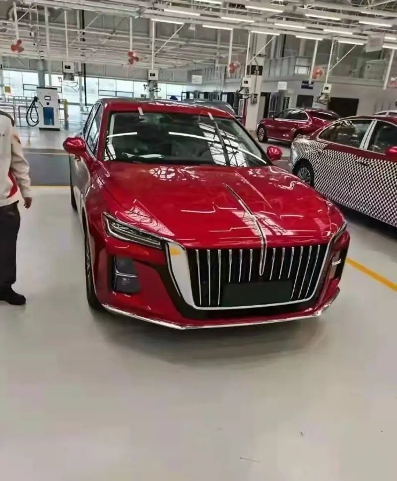 紅旗H5實車曝光 更多內飾設計細節露出